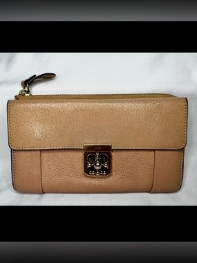 Chloe Elsie Beige/Nude Leather Turn Lock Long Wallet W/ COA! Full Set
